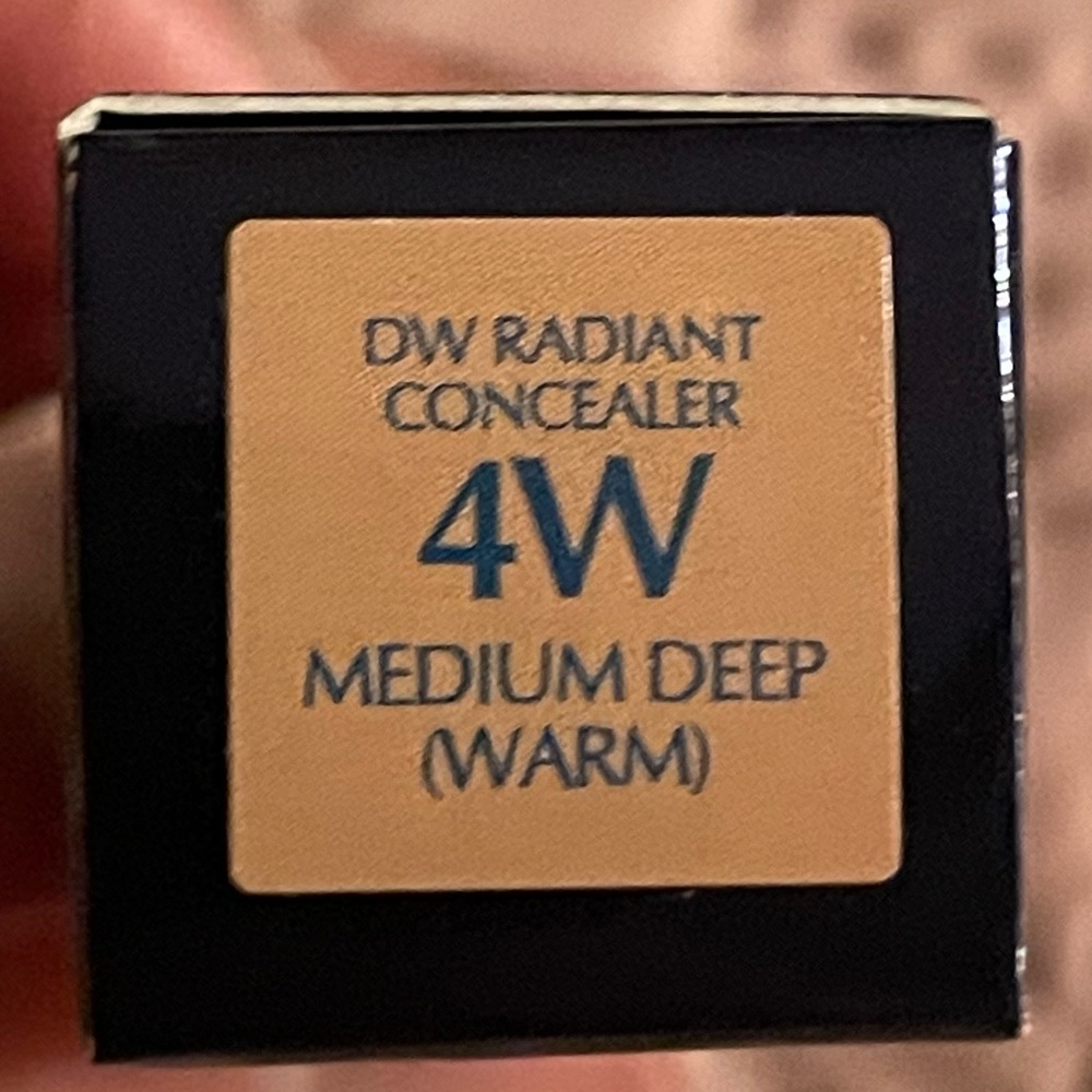 Estee Lauder Double Wear Concealer in 4W MEDIUM DEEP WARM